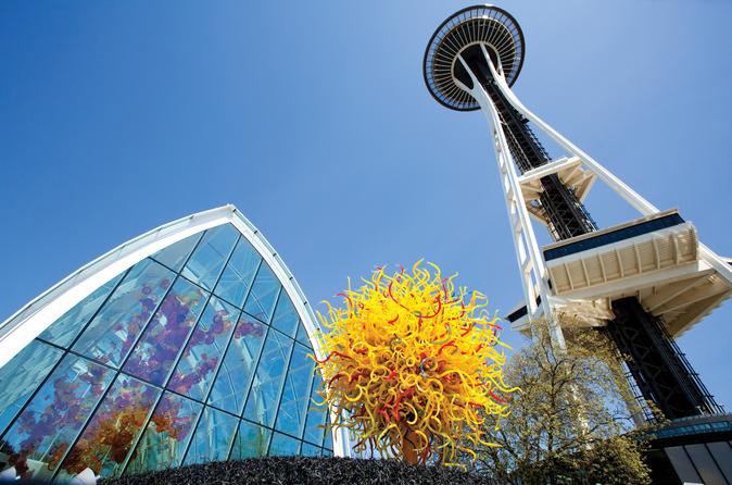 space-needle-and-chihuly-garden-seattle-674x446px